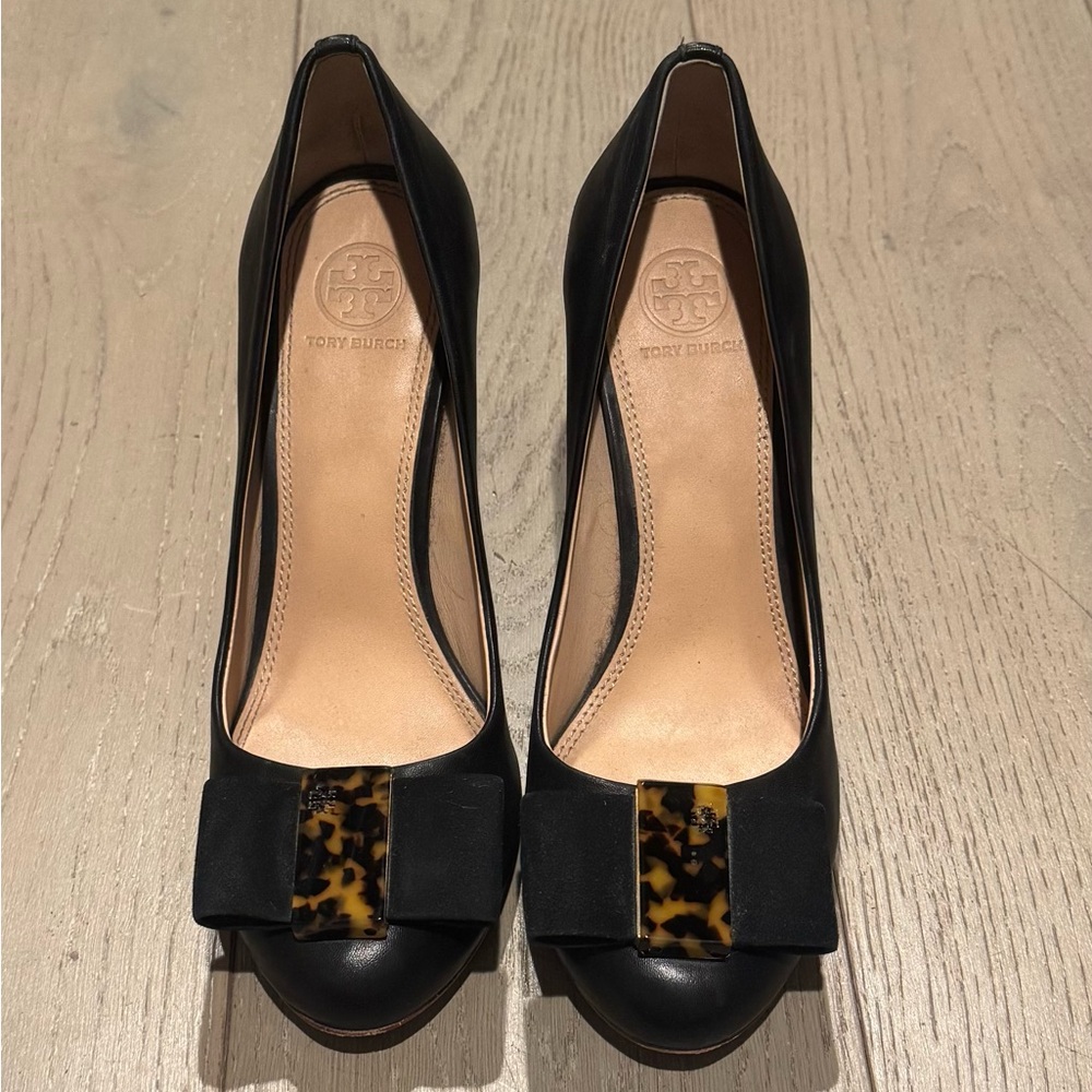 Tory Burch Black Leather Pumps